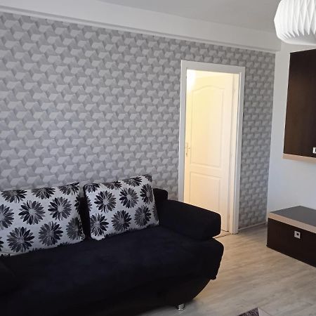 Ana Apartament Ramnicu Valcea Exterior foto