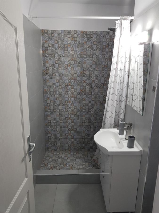Ana Apartament Ramnicu Valcea Exterior foto
