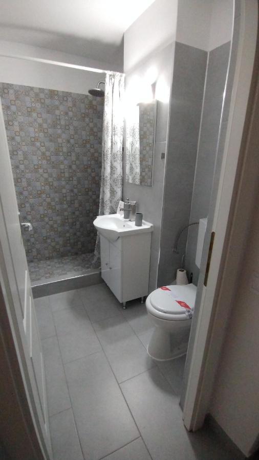 Ana Apartament Ramnicu Valcea Exterior foto